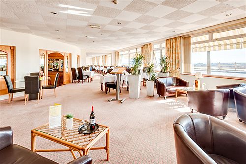 בית מלון כפרי Samares Coast