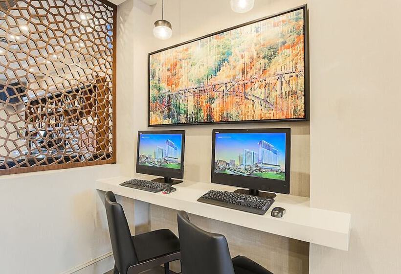 酒店 Sheraton Tarrytown