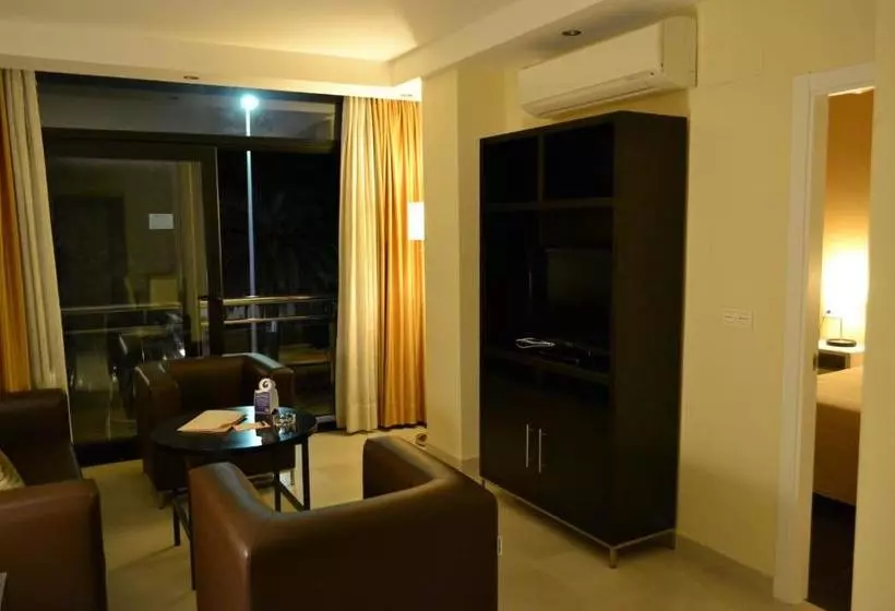 San Pablo Suites