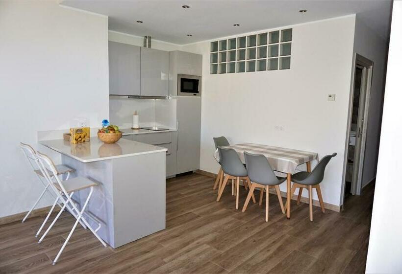 Apartamentos La Playina