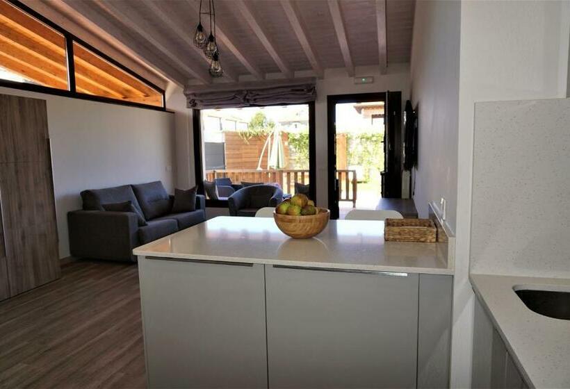 Apartamentos La Playina