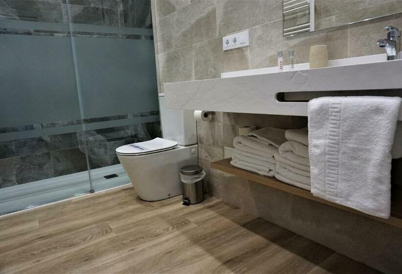 Apartamentos La Playina