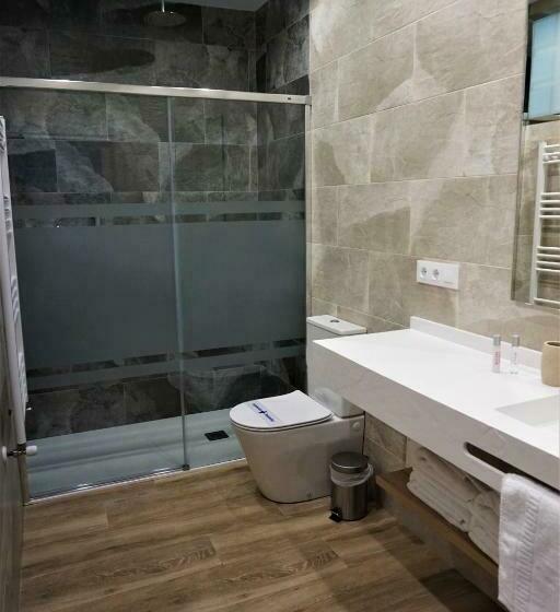 Apartamentos La Playina