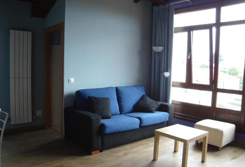 Apartamentos La Playina