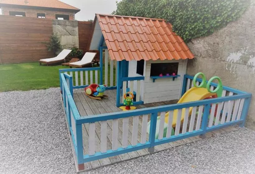 Apartamentos La Playina