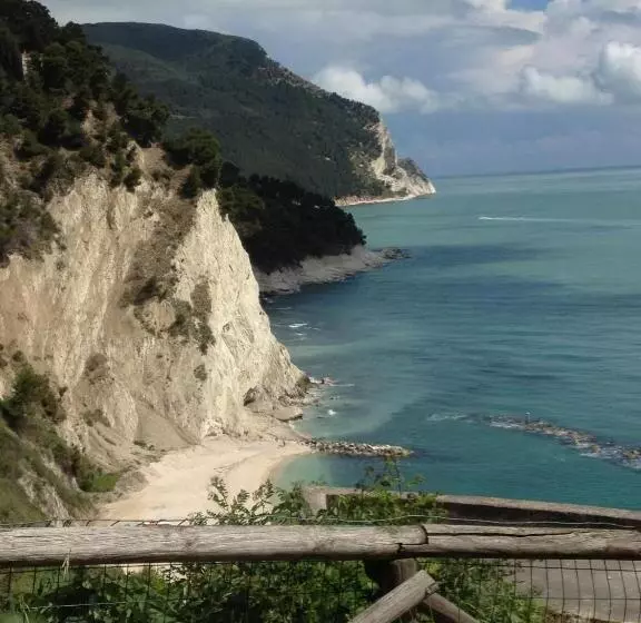Pensió Conero Mare Verde