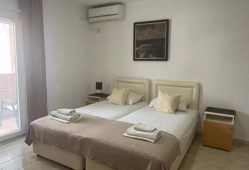 پانسیون Guest House Jasna