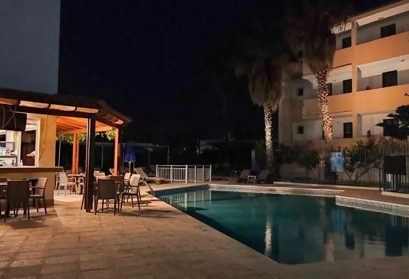 ホテル Harriets Apartments