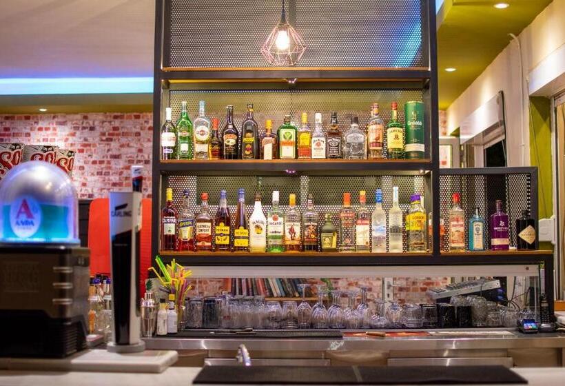 酒店 Harriets Apartments