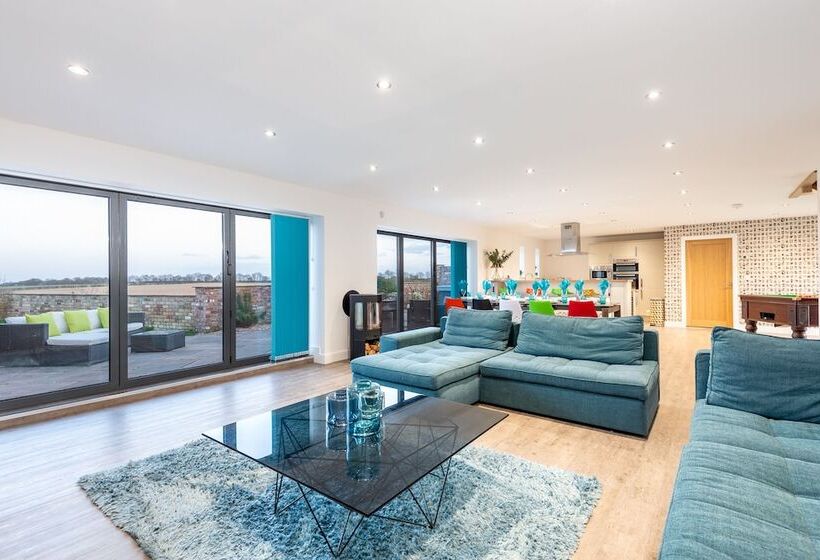 Captivating 4 Bed House In Lincoln