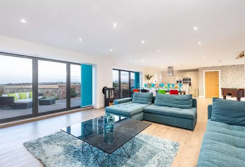 Captivating 4 Bed House In Lincoln