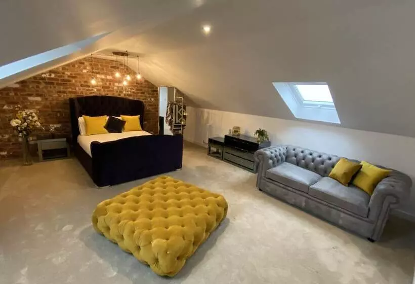 Captivating 4 Bed House In Lincoln