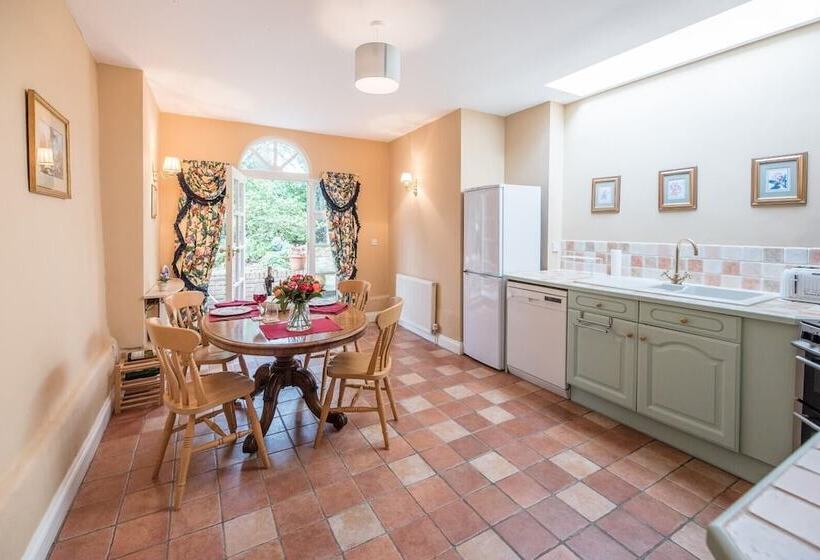 Cliftons Cottage, Clare