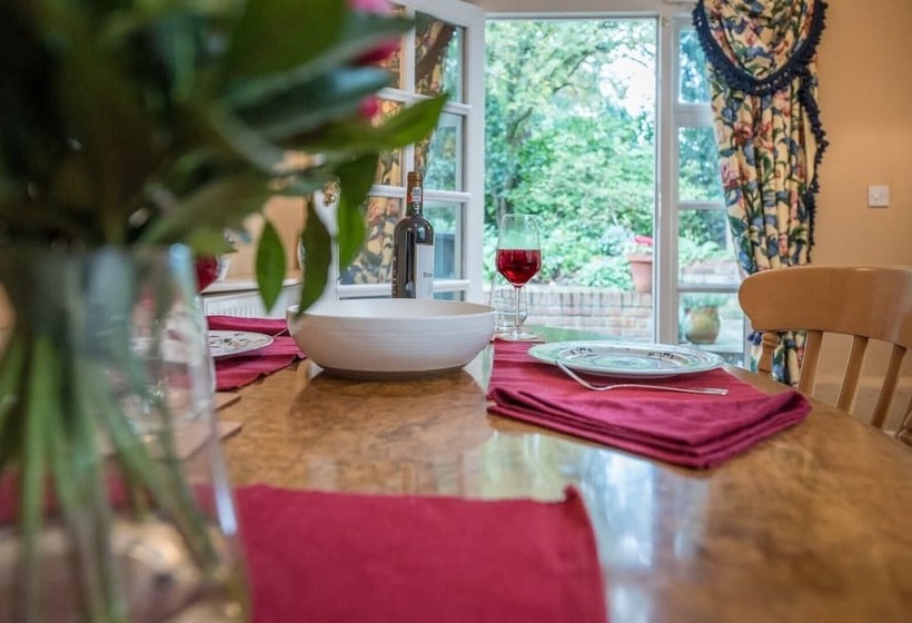 Cliftons Cottage, Clare