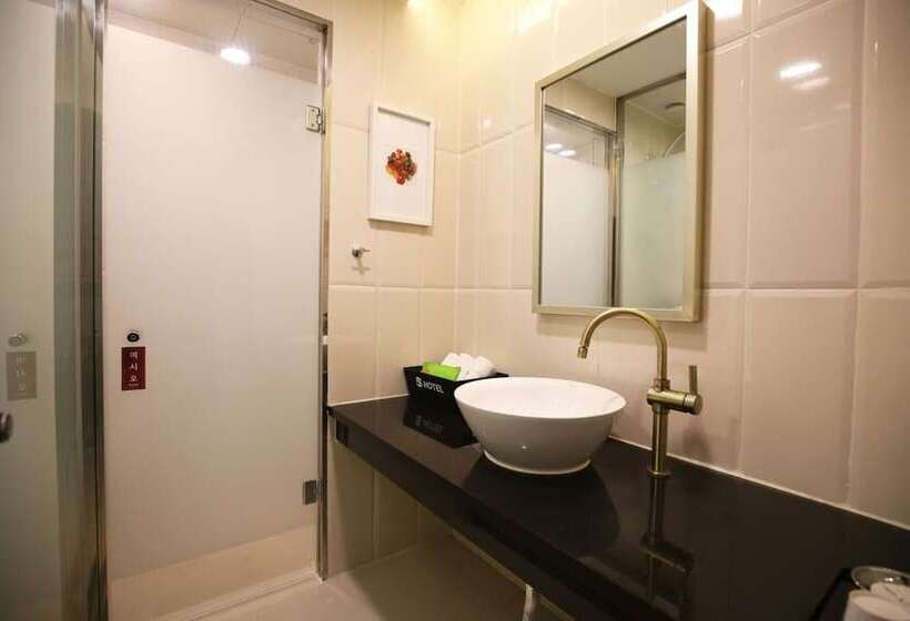 Daejeon Yuseong Hotel 5