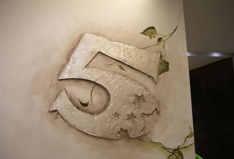 Daejeon Yuseong Hotel 5