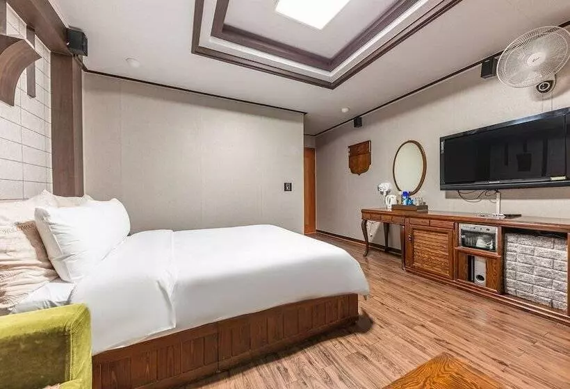 Daejeon Yuseong Motel Nine
