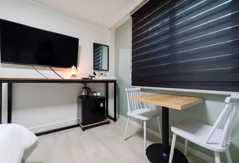 Gangneung J Block Motel