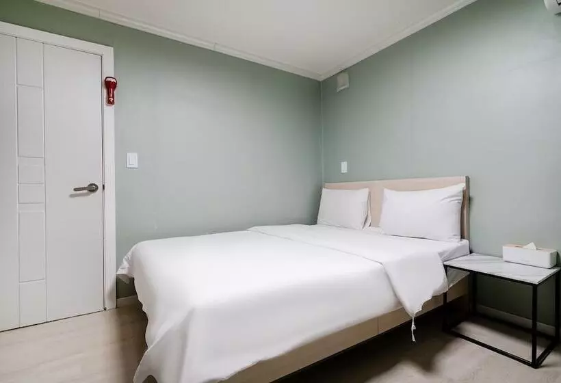 Gangneung J Block Motel