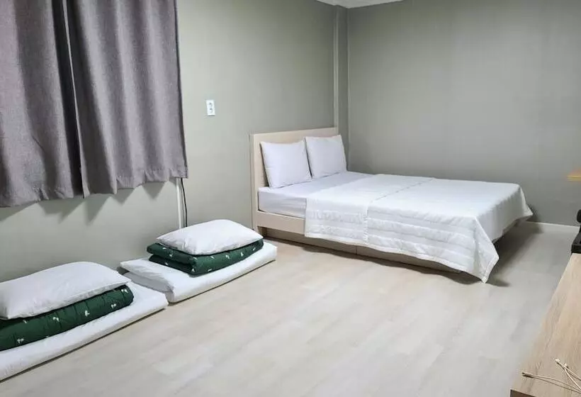 Gangneung J Block Motel