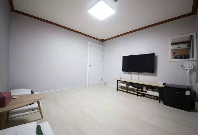 Gangneung J Block Motel