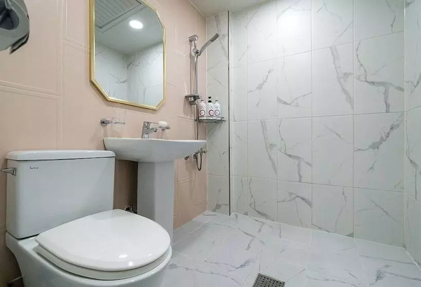 Gangneung J Block Motel