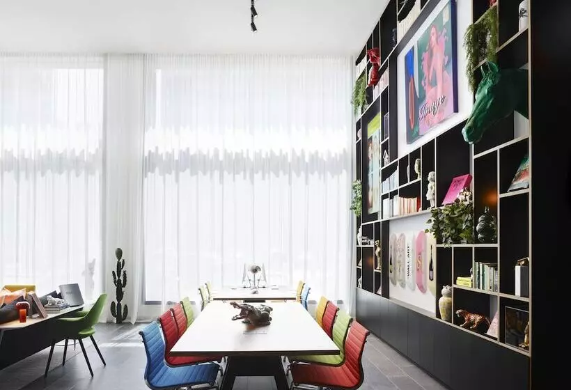 ホテル Citizenm Los Angeles Downtown