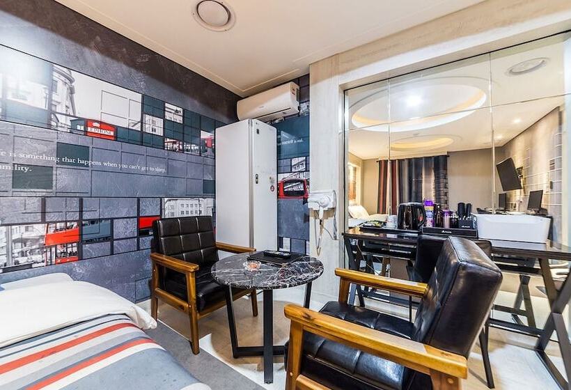 מוטל Anyang Palace