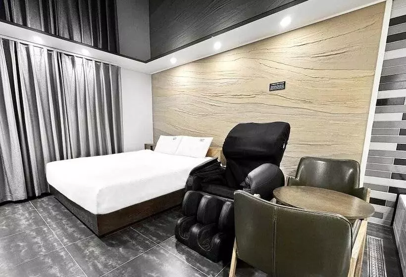 Motelli Jinju Hotel The V