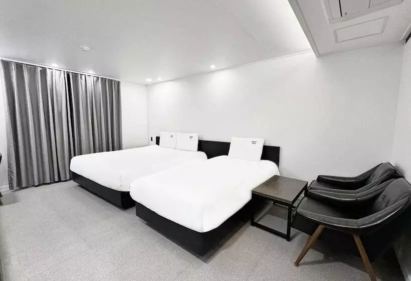 Motelli Jinju Hotel The V