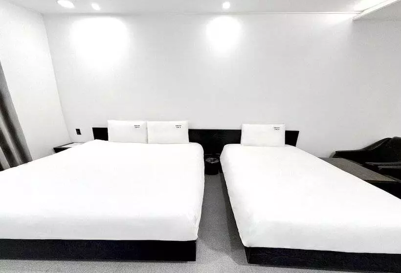 Motelli Jinju Hotel The V