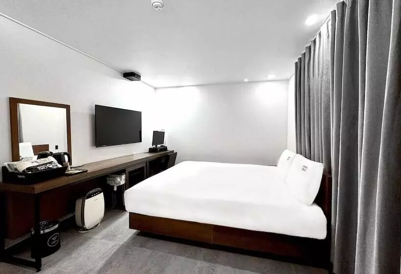 Motelli Jinju Hotel The V