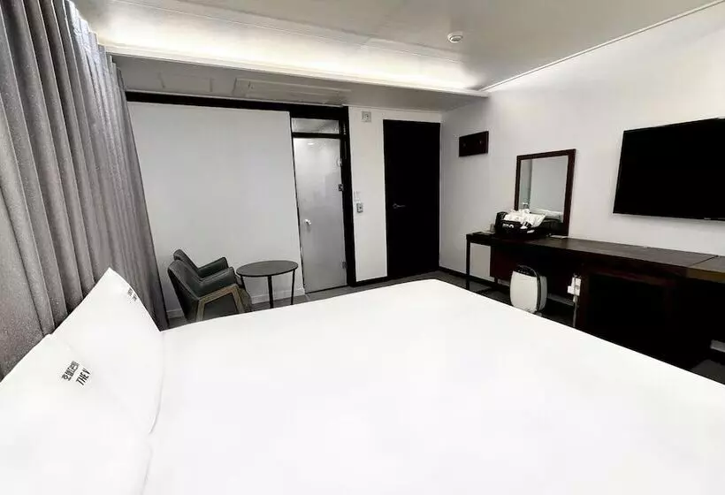 Motelli Jinju Hotel The V