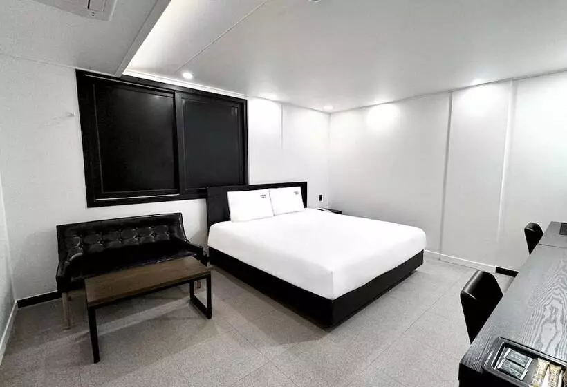 Motelli Jinju Hotel The V
