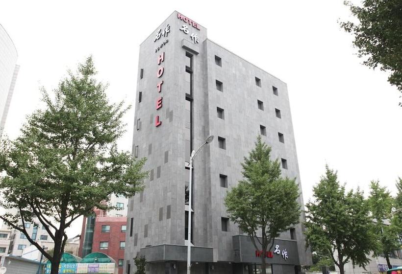 מוטל Suwon Station Myeongjak