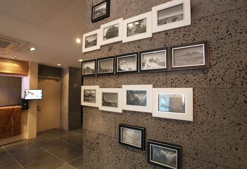 מוטל Suwon Station Myeongjak