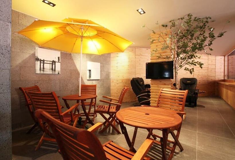 מוטל Suwon Station Myeongjak