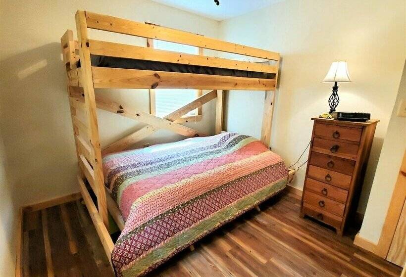 Steel Driver River Cabin