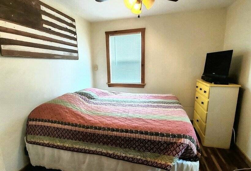 Steel Driver River Cabin