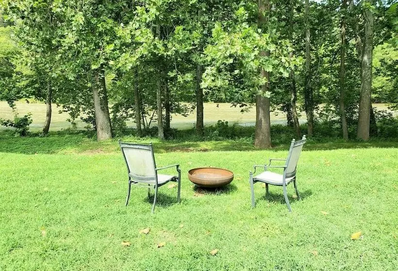 Steel Driver River Cabin
