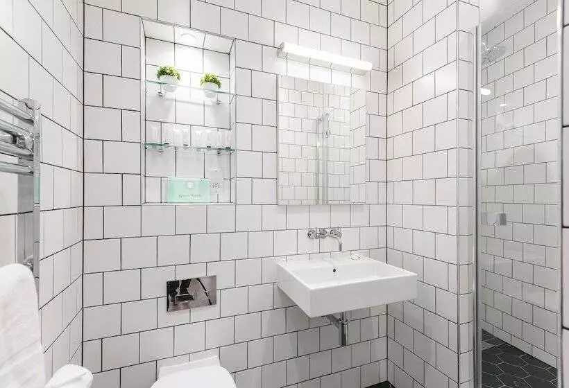 Urban Chic  Shaftesbury