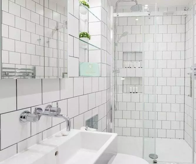 Urban Chic  Shaftesbury