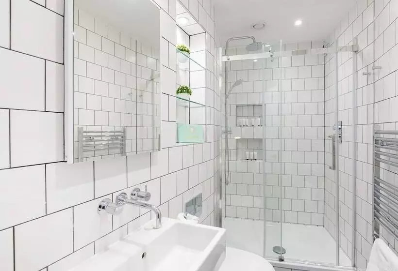 Urban Chic  Shaftesbury