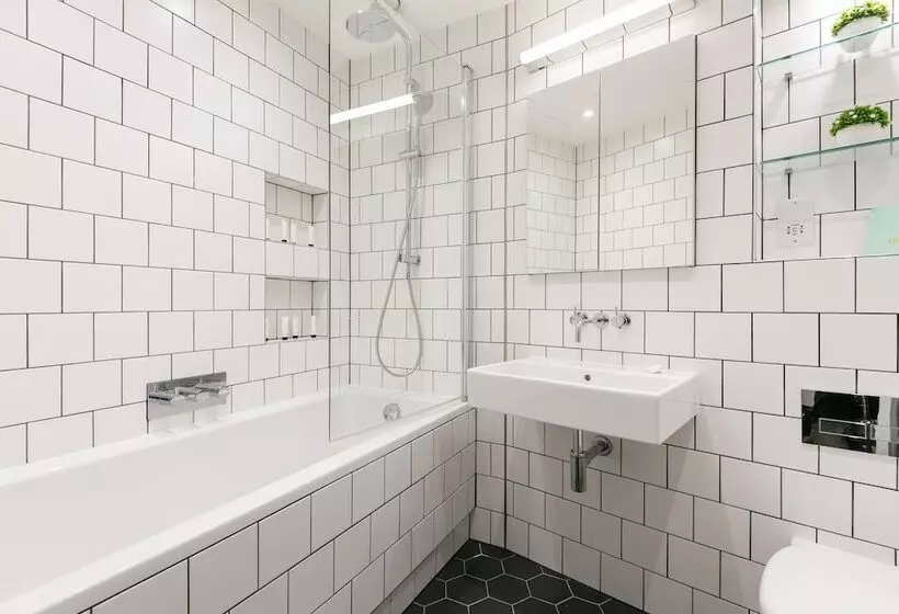 Urban Chic  Shaftesbury