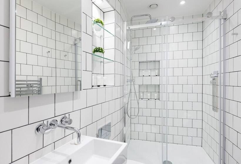 Urban Chic  Shaftesbury