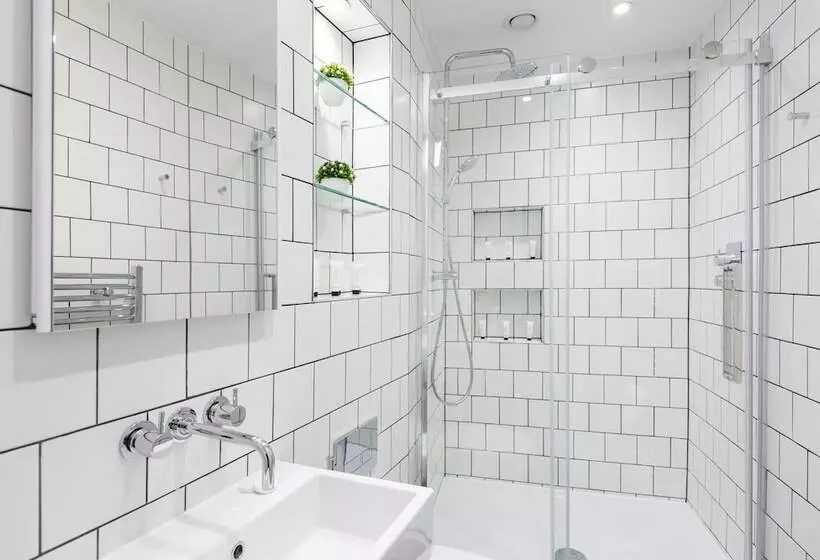 Urban Chic  Shaftesbury