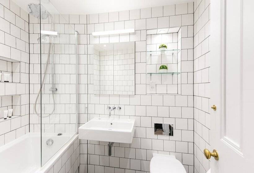 Urban Chic  Shaftesbury