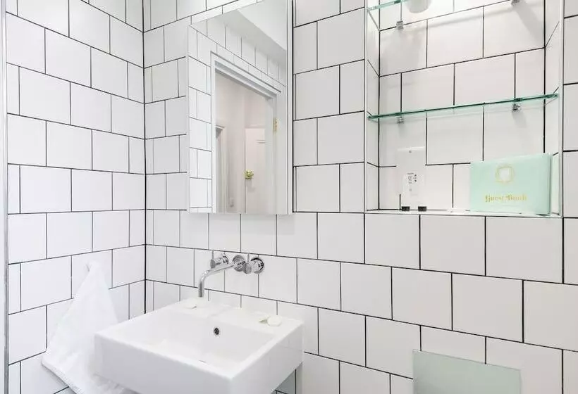 Urban Chic  Shaftesbury