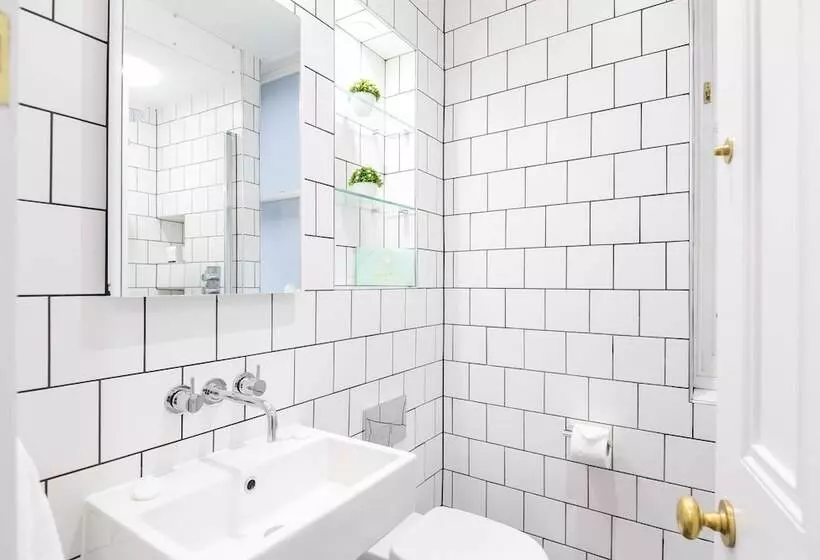 Urban Chic  Shaftesbury