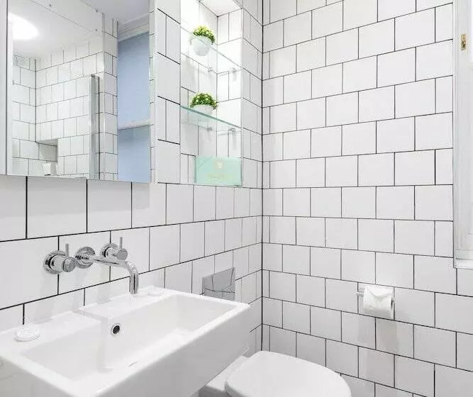 Urban Chic  Shaftesbury